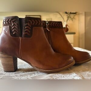 OluKai Chestnut Leather Ankle Booties
